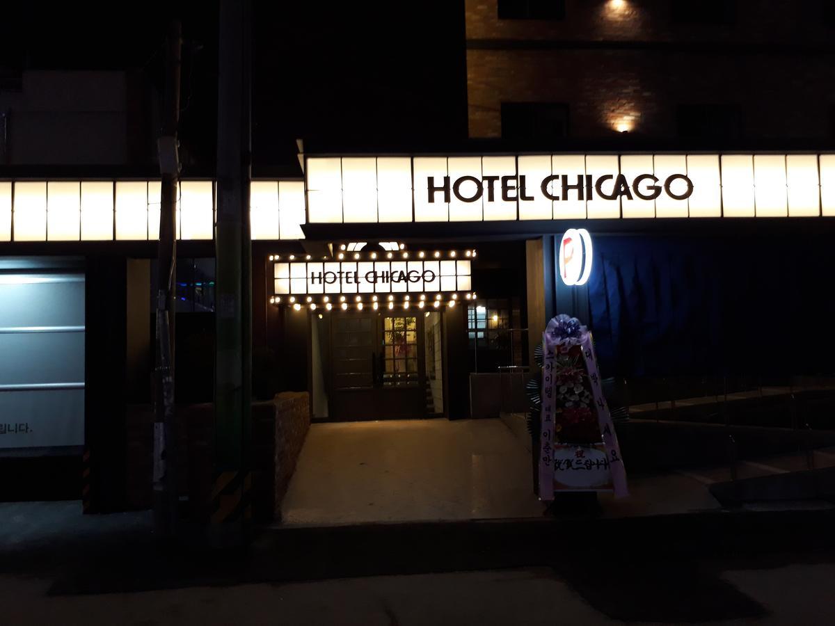 Hotel Chicago Changwon Exteriör bild